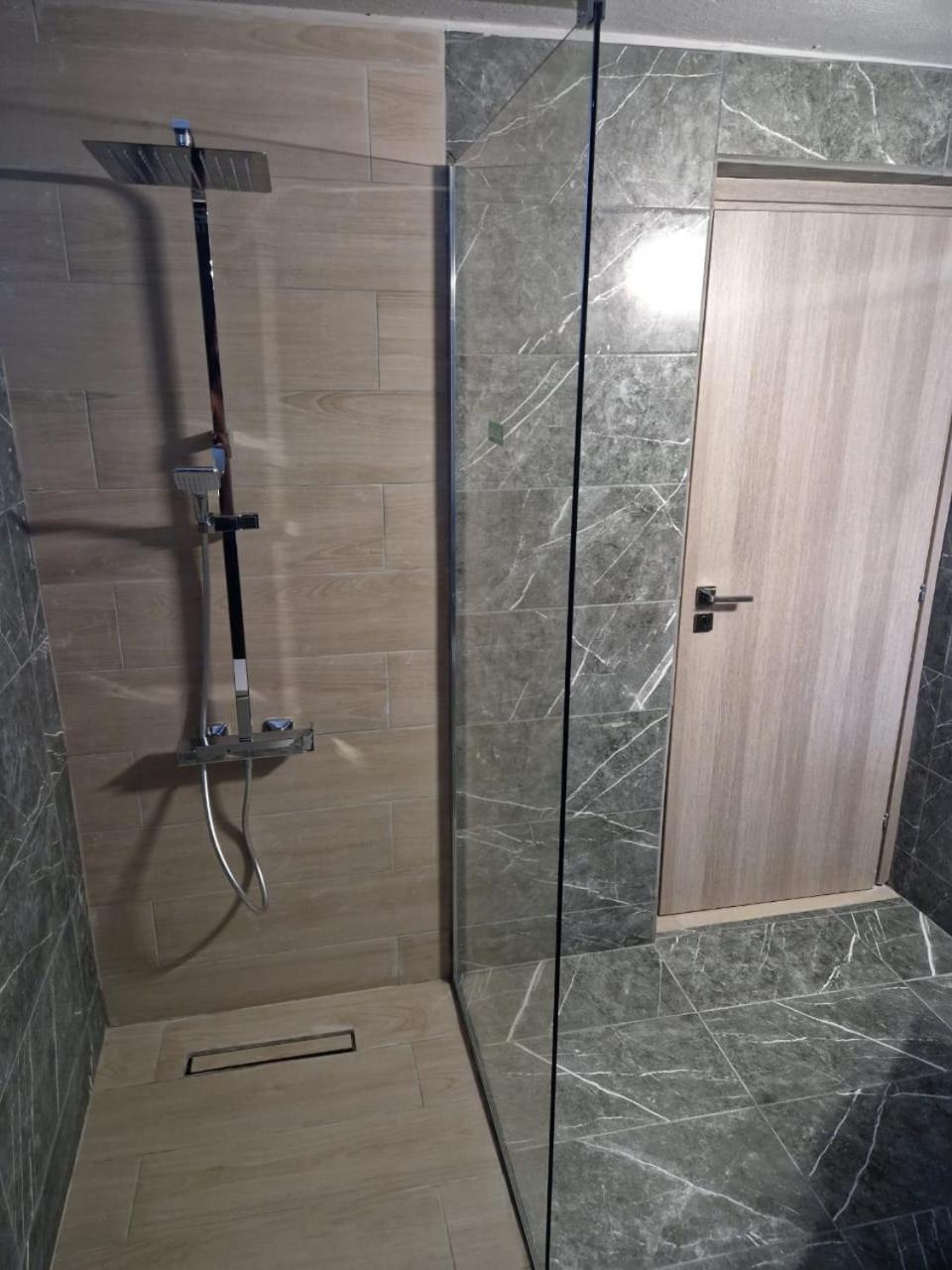 Apartment Flyhome Near The Airport *